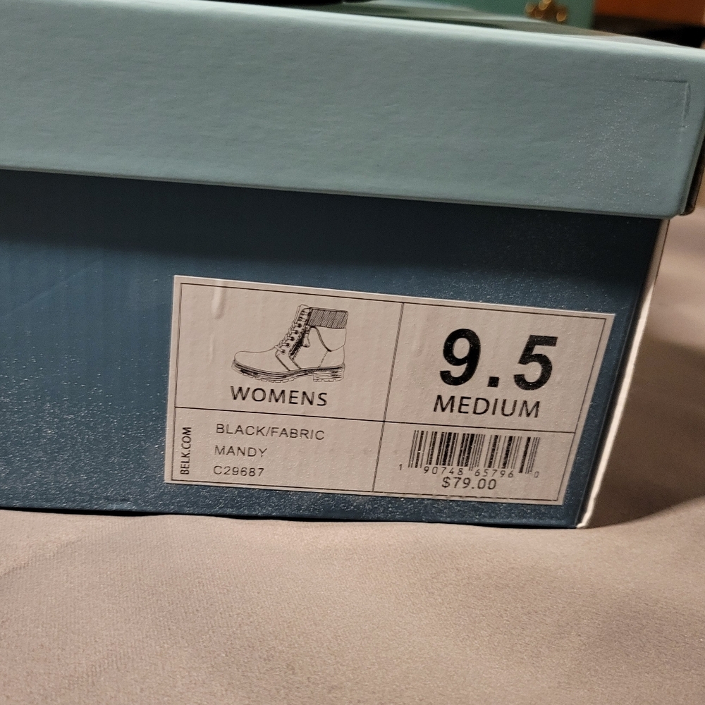 NIB Cliffs By White Mountain Stylish Black Ankle Boots - Picture 3 of 7